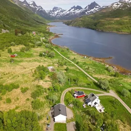 The Little Red Lofoten
