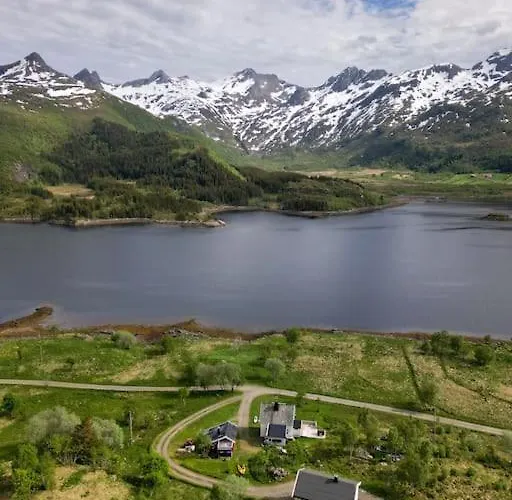 Casa de Férias The Little Red Lofoten